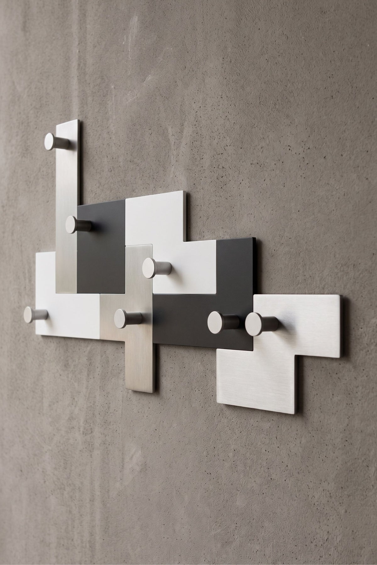 Porte-manteau mural modulable UTUT-7 installé, détail des sept éléments